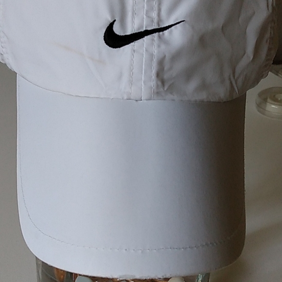 WHITE NIKE BASEBALL CAP - Picture 6 of 6
